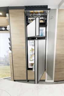 NOUVEAU ! Combiné réfrigérateur/congéla- teur de 177 l avec four – ouverture des deux côtes (option)