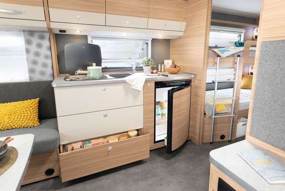 Les grands tiroirs et les placards de pavillon permettent de ranger tout le nécessaire pour cuisiner au gré de ses envies • 730 FKR | Galaxy